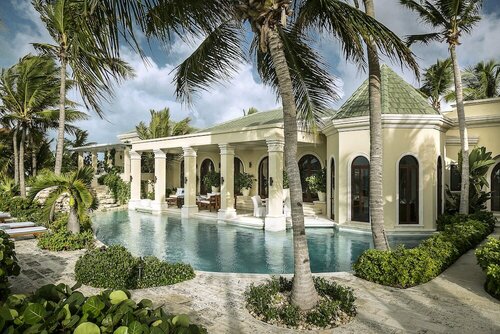 Гостиница Grace Bay Club на Тёрксе и Кайкосе