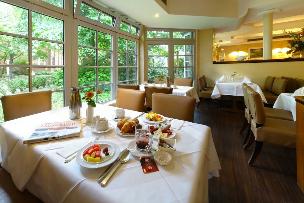 Фото Best Western Hotel Schmoeker-Hof