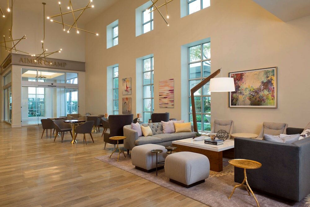 Фото DoubleTree by Hilton Hotel Dallas – Love Field
