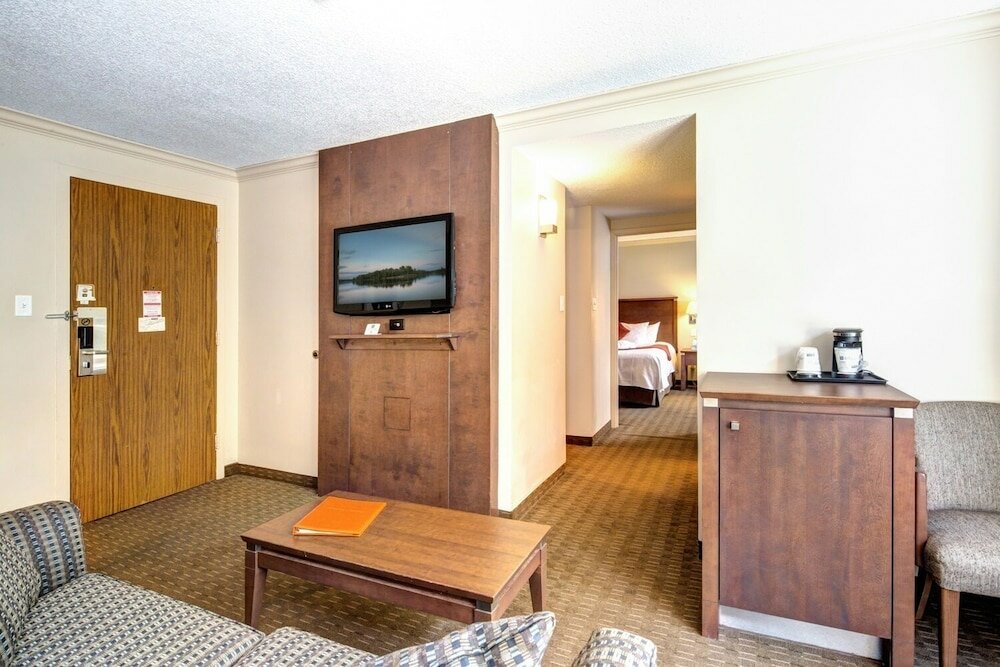 Фото Best Western Plus Guildwood Inn