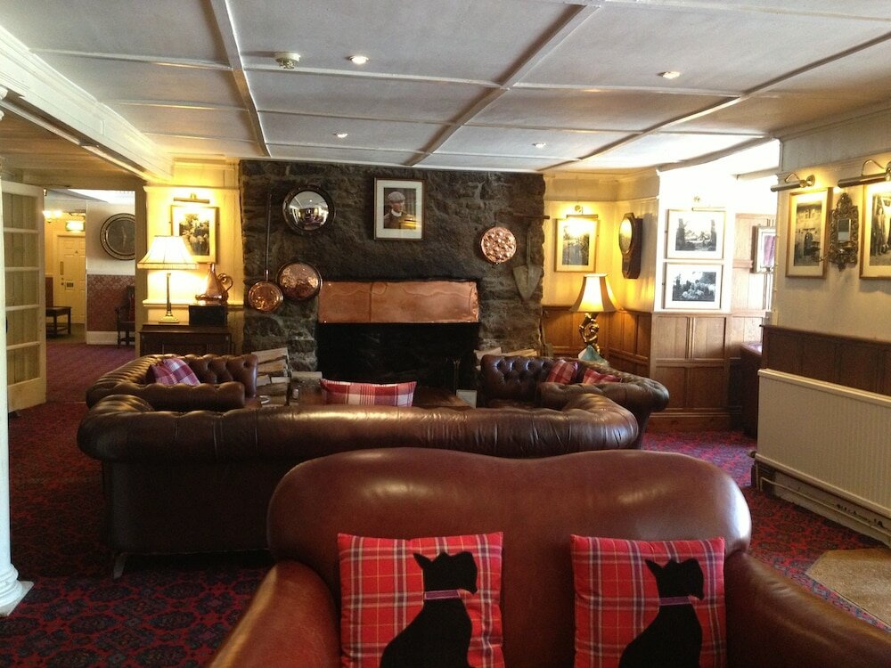 Фото Two Bridges Hotel