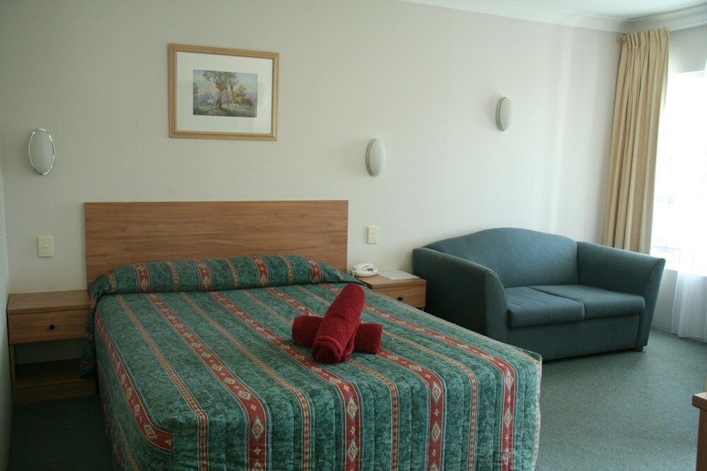 Фото Colonial Court Motor Inn