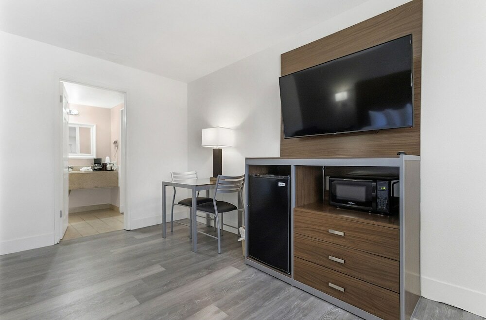 Фото Heritage Inn Express Roseville