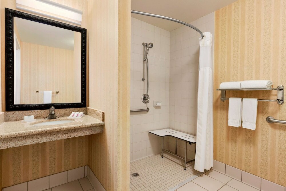 Фото Hilton Garden Inn Solomons