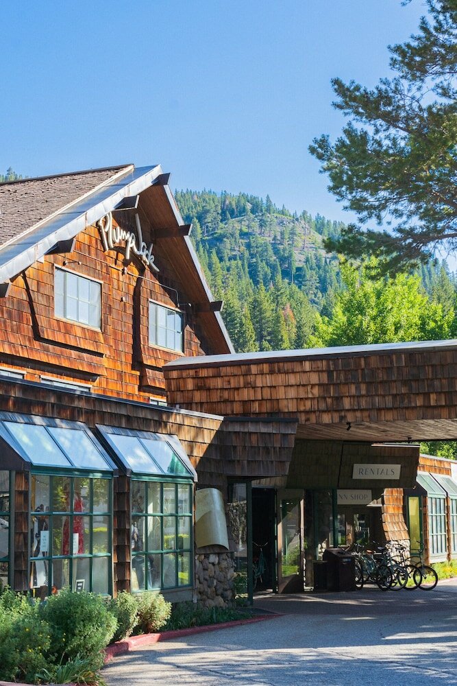 Фото The Village at Palisades Tahoe