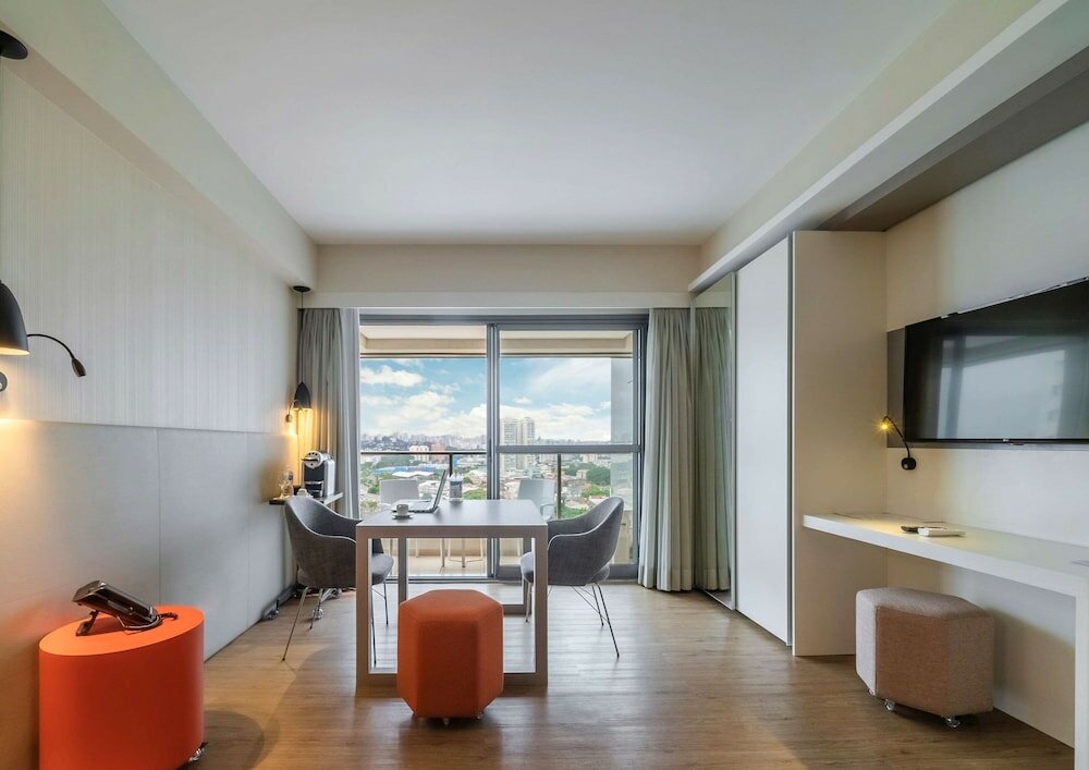 Фото Novotel Porto Alegre Tres Figueiras Hotel