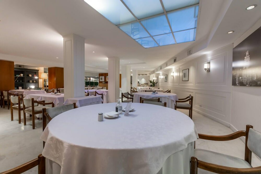 Фото Feir's Park Hotel & Rooftop