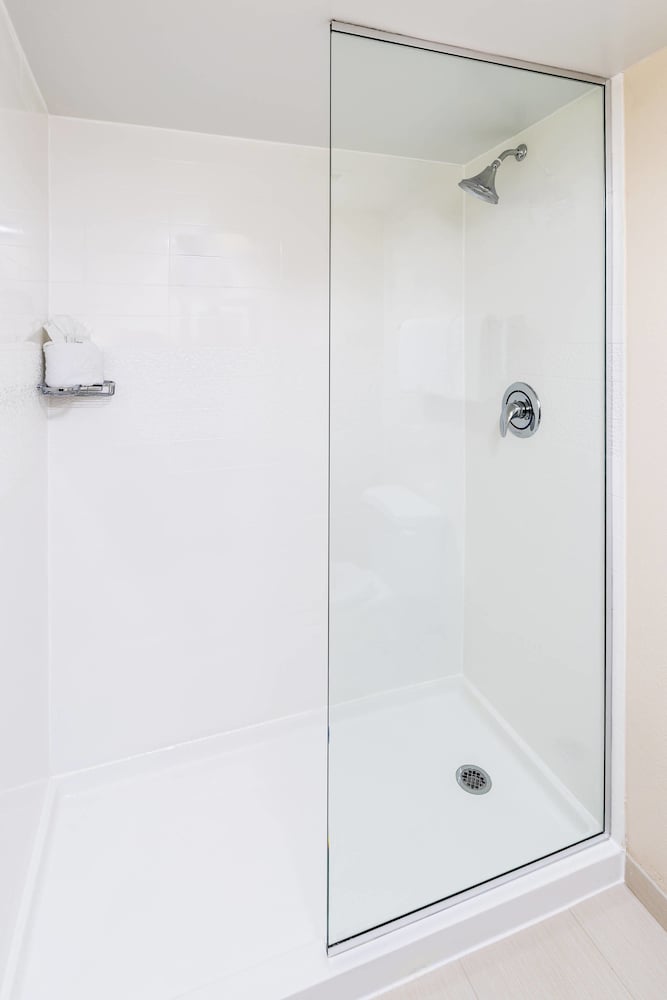 Фото Fairfield Inn & Suites by Marriott Atlanta Buckhead