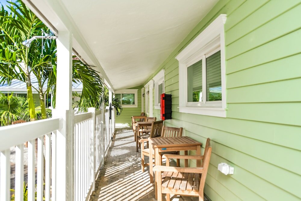 Фото Tropical Breeze Resort