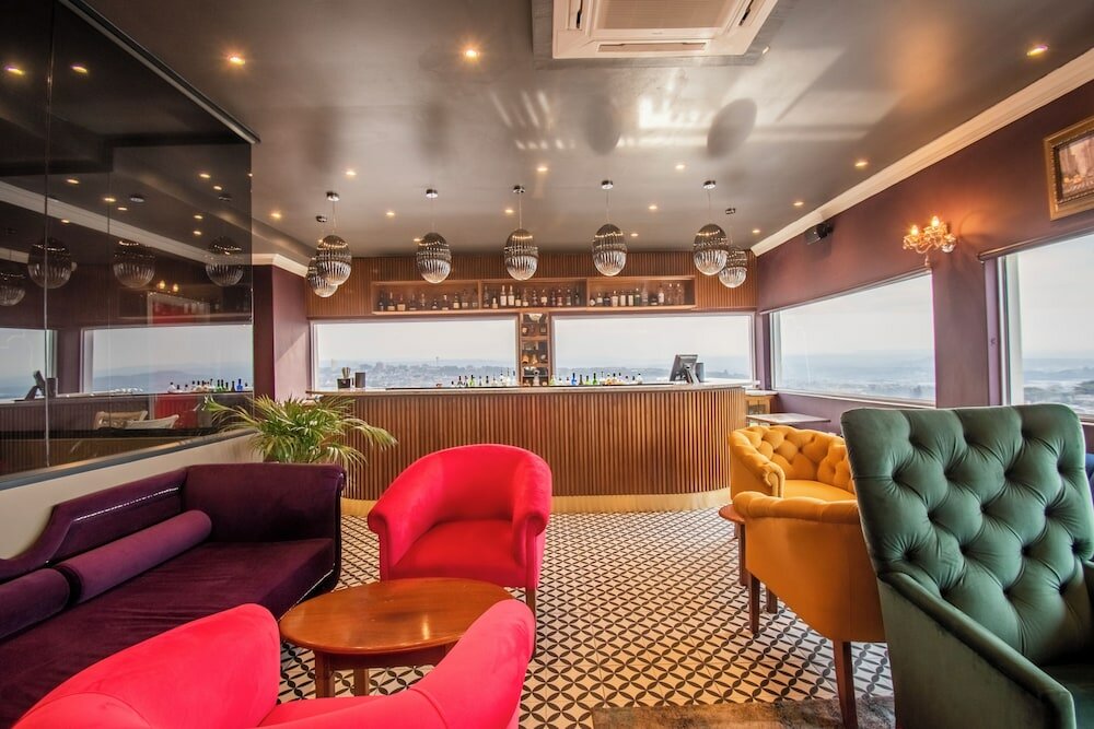 Фото Emakhosini Hotel on East