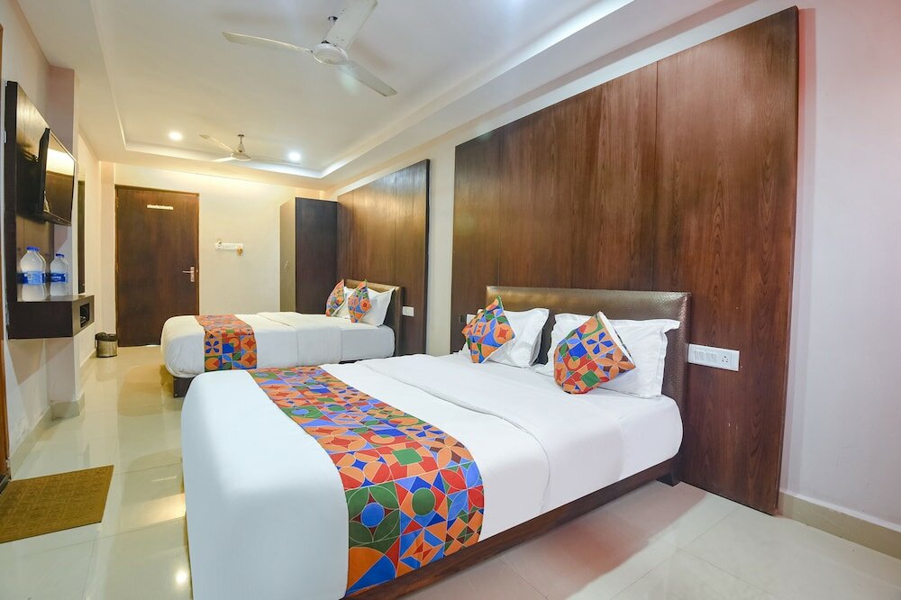 Фото FabExpress Raj Imperial by Rivasa, Calangute