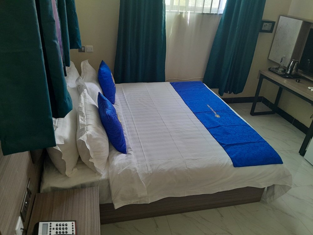 Фото Vegas Luxury Hotel