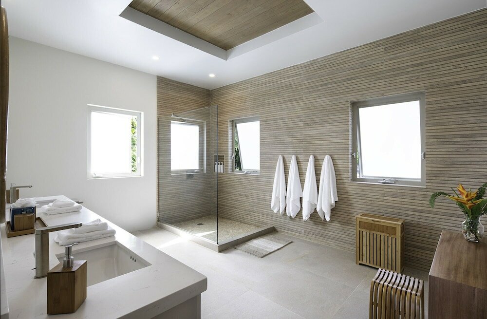 Фото Fabulous 5 Bedroom Beachfront Villa