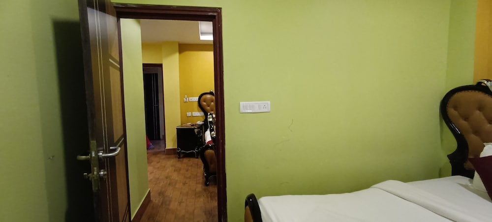 Фото N k Grand Days hotel