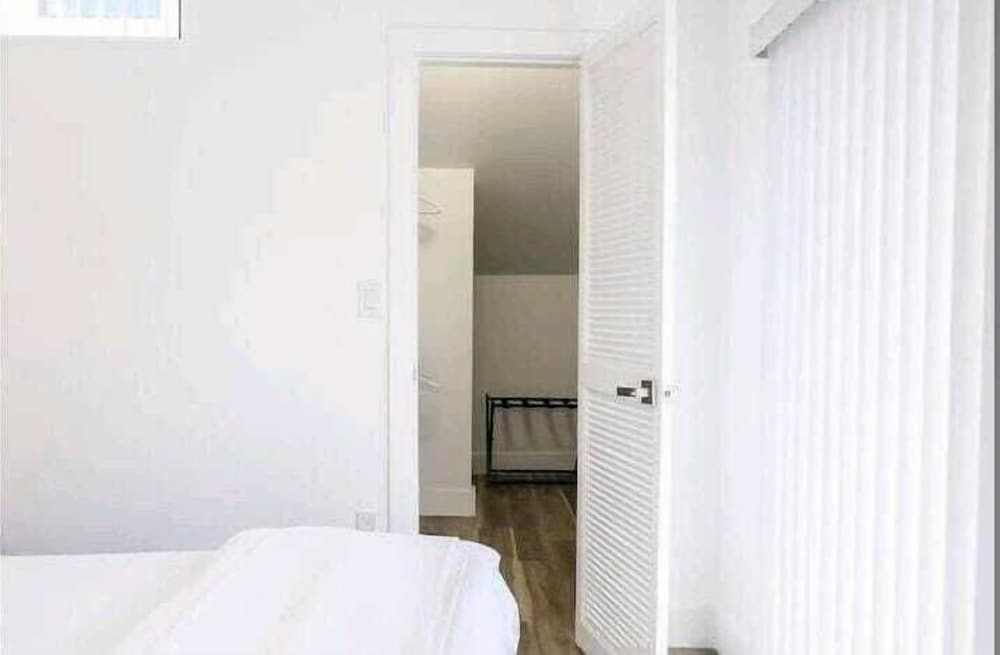 Фото Townhouse Coconut Grove - Miami