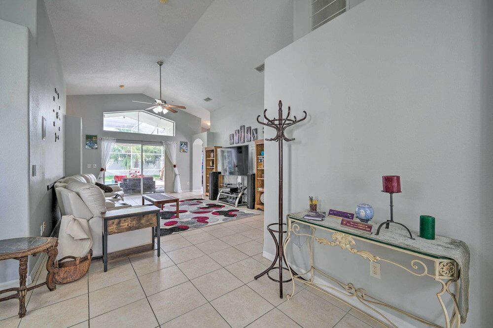 Фото Bright Kissimmee Getaway ~ 8 Mi to Disney!