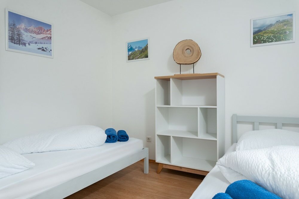 Фото Alpine Hostel Appartements