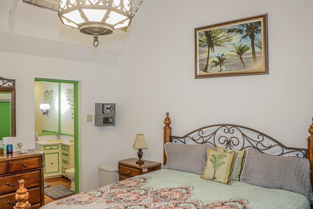 Фото Seven Palms Villa