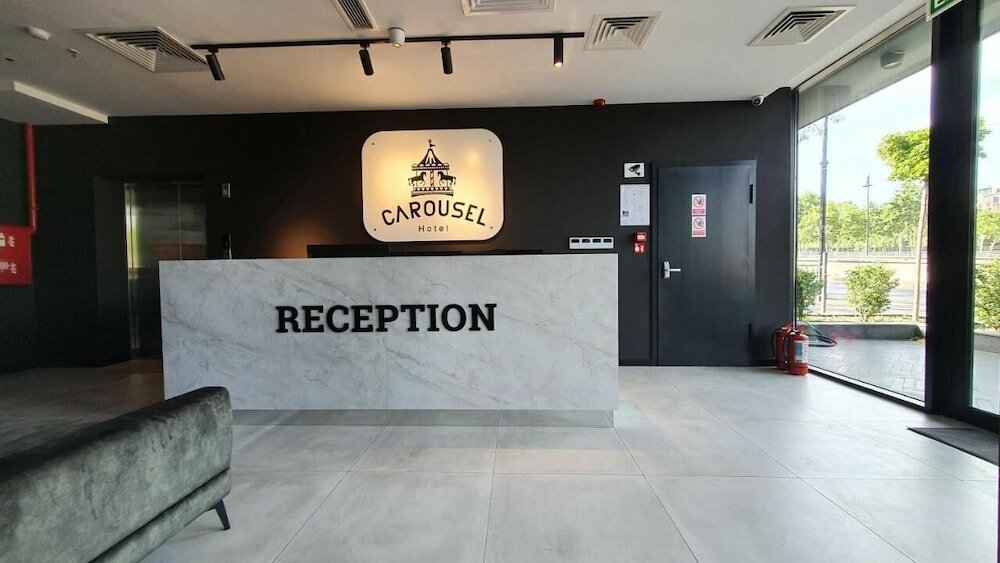 Фото Carousel Hotel