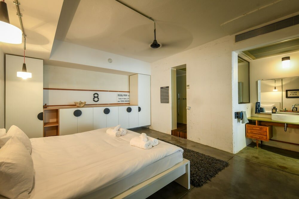 Фото Unique and Spacious 2br Apt with Terrace