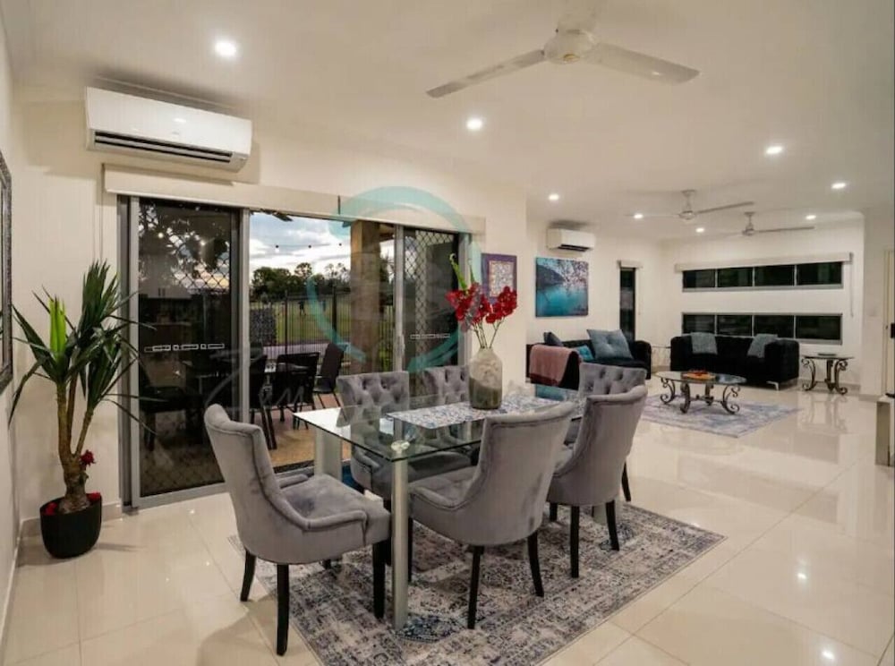 Фото Zenhouse Stylish - 3br Home near Shops