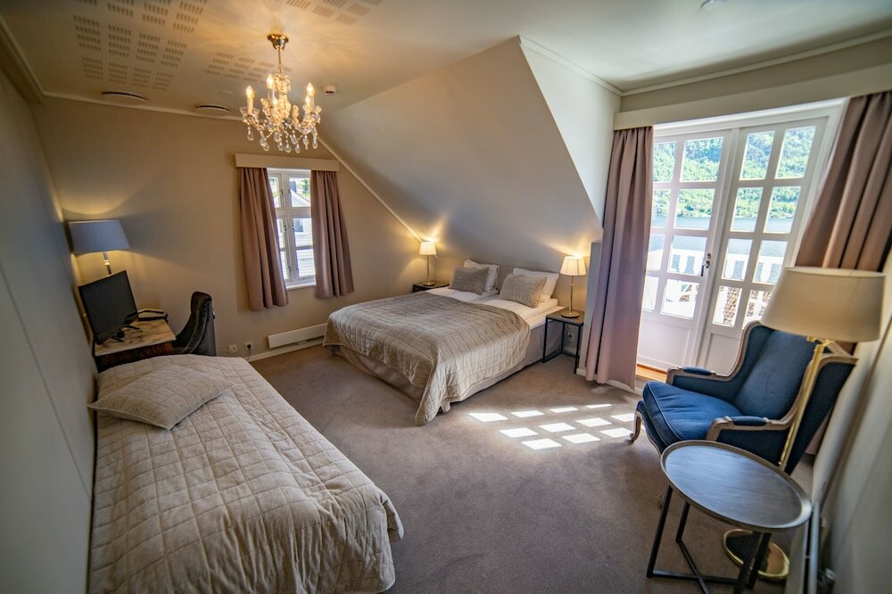 Фото Hofslund Fjord Hotel