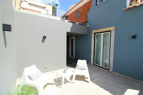 Lovely Bedroom With Patio in Lisbon