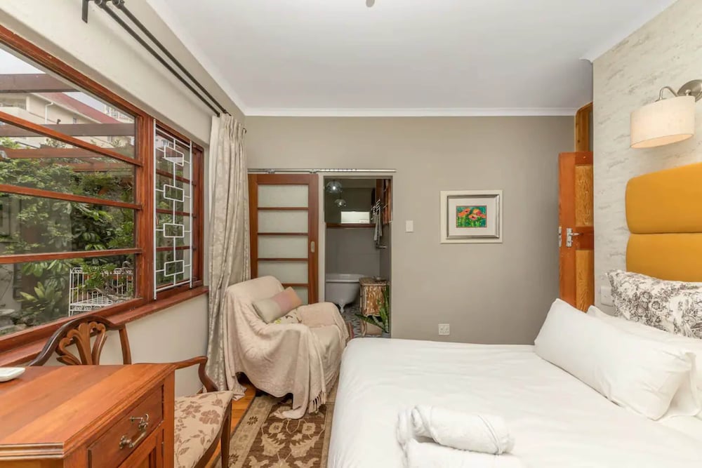 Фото Vintage Apartment With a Peaceful Garden