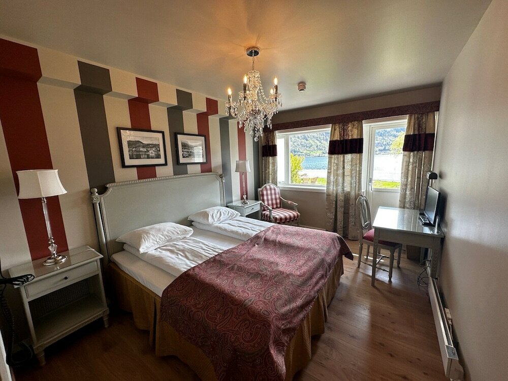 Фото Hofslund Fjord Hotel