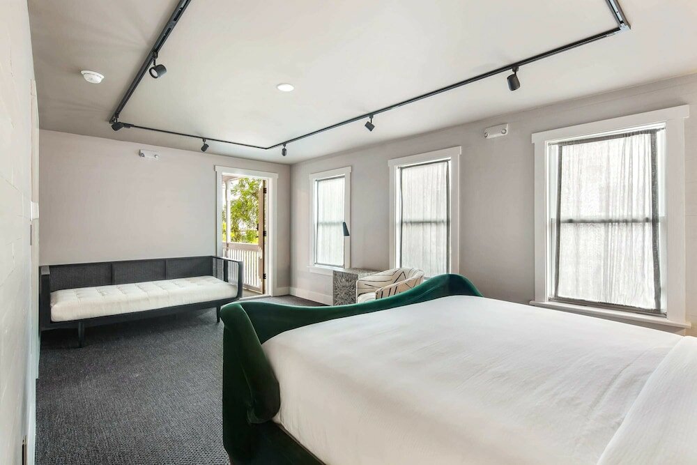 Фото Grand Maloney Hotel