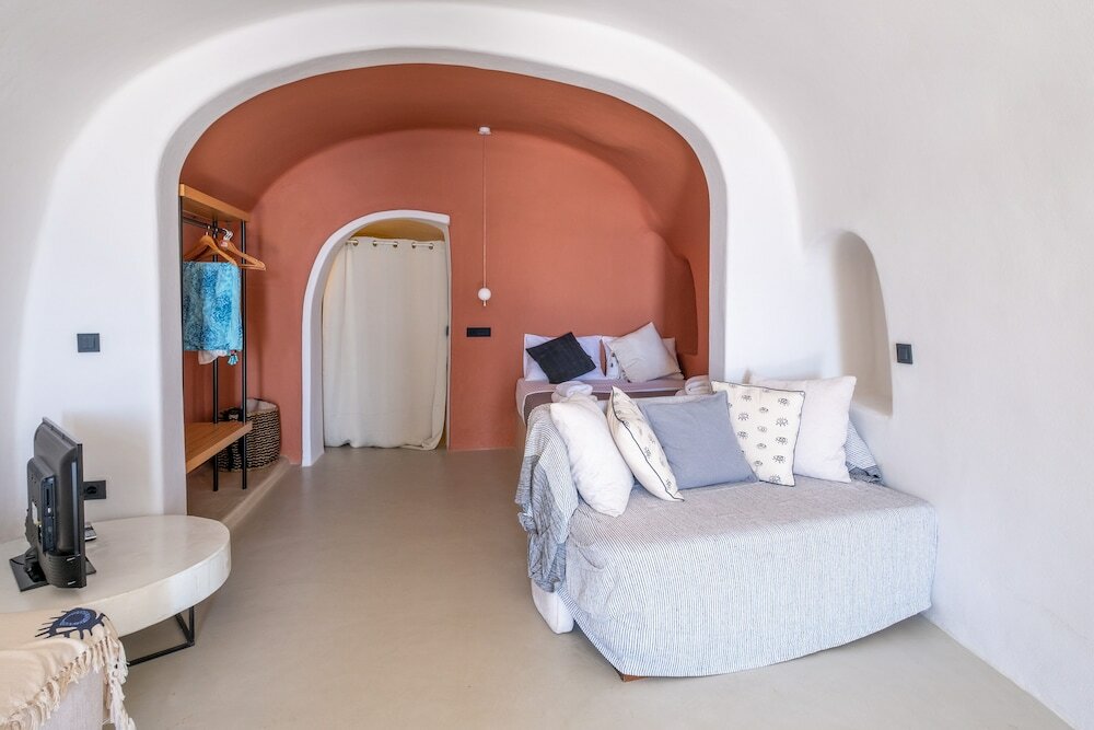 Фото SantorOia Luxury Suites