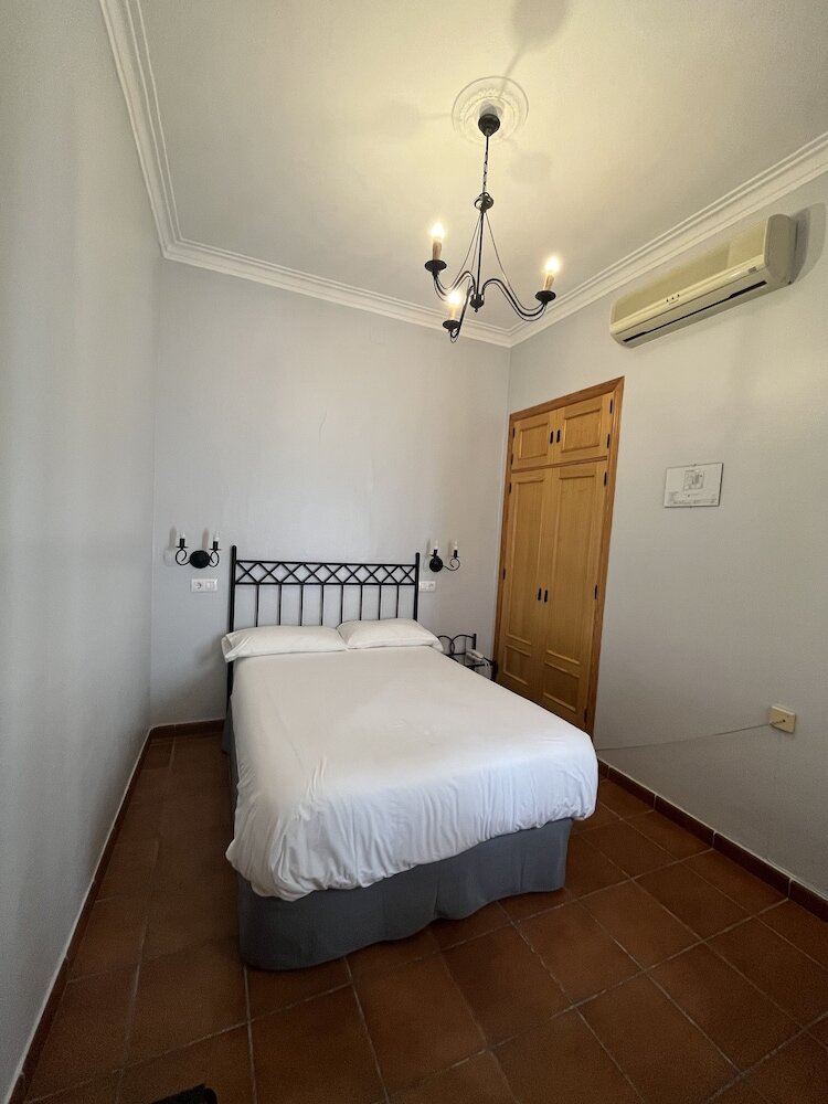 Фото Hostal Atenas