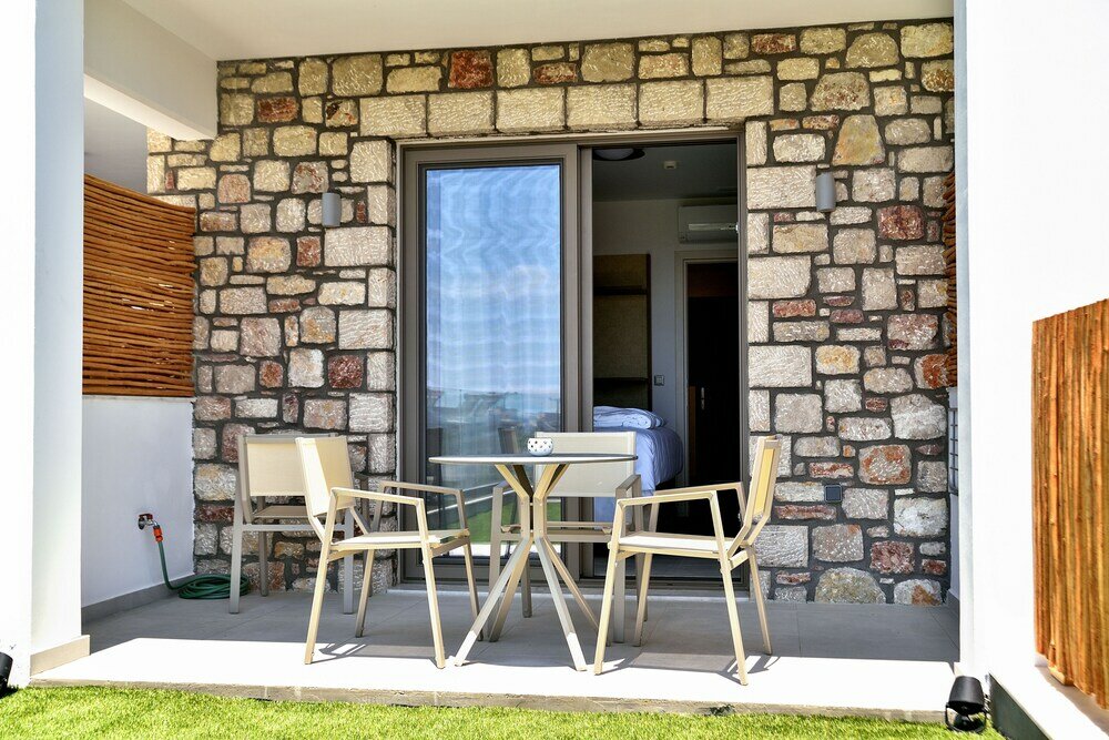 Фото Kouros Stone Suites