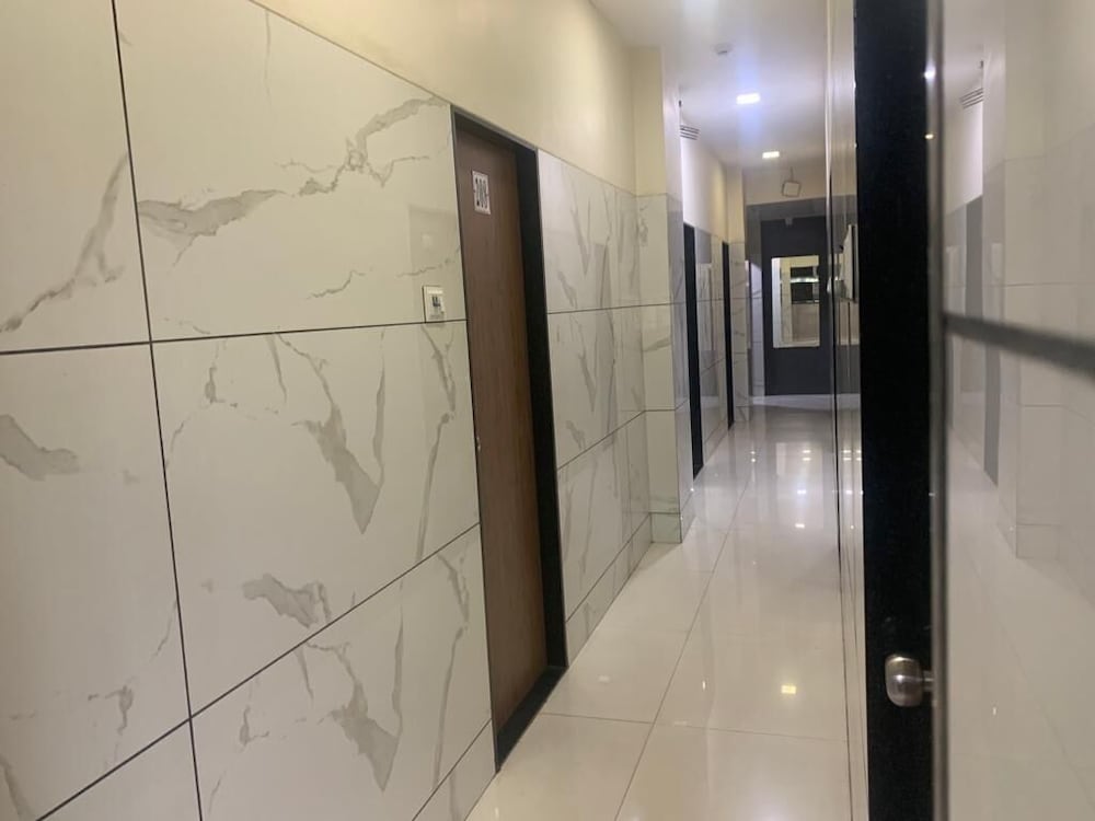 Фото Hotel Royal Residency