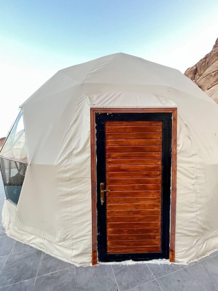 Фото Wild Oryx Camp Bubbles