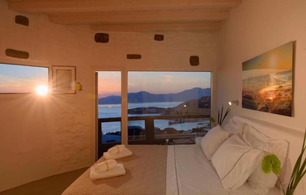 Фото Crystal Suites