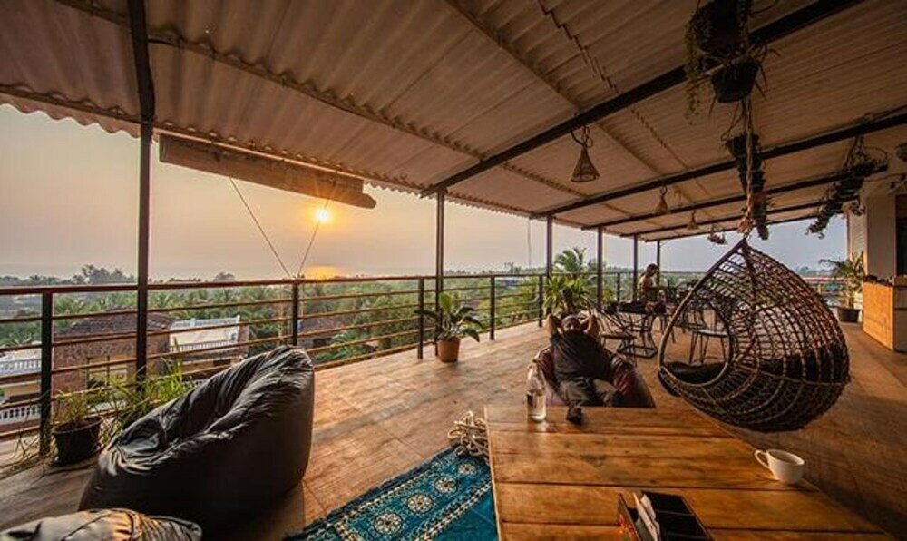 Фото отеля 2