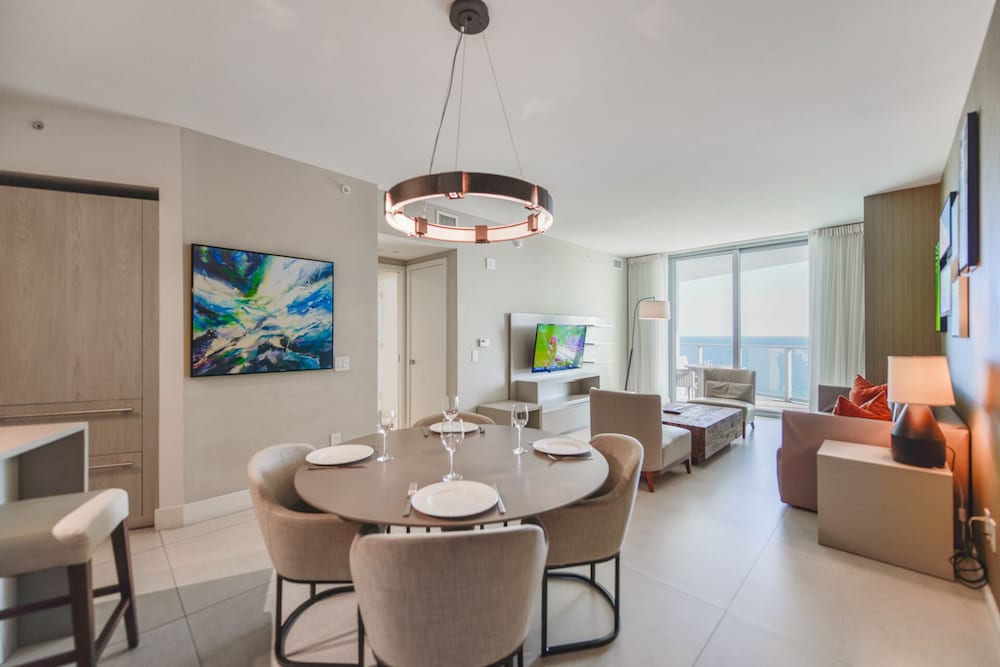 Фото Lux Condo at Hollywood Beach