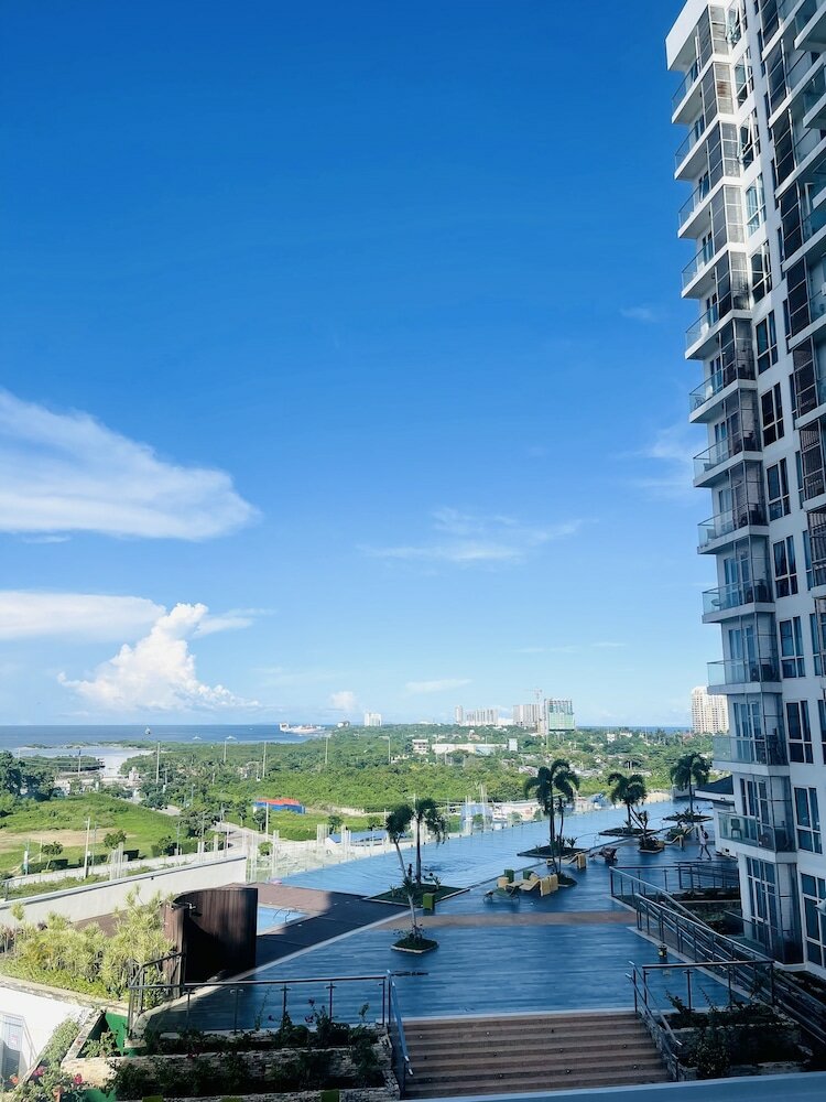 Фото Mactan Beach front Suites