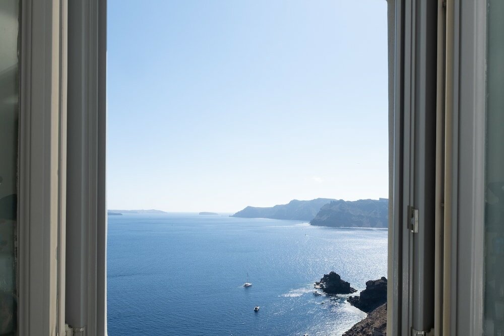 Фото SantorOia Luxury Suites