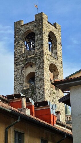 Внешний вид отеля Hotel Piazza Vecchia в Бергамо, фото 5