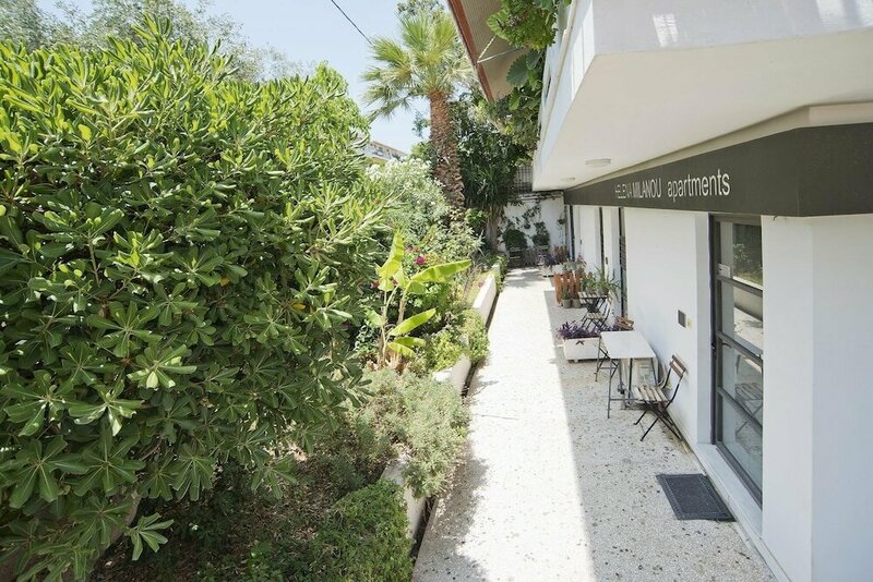 Гостиница Milanou Glyfada G4 Corner в Афинах