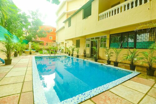 Гостиница FabExpress De Classio With Pool, Candolim