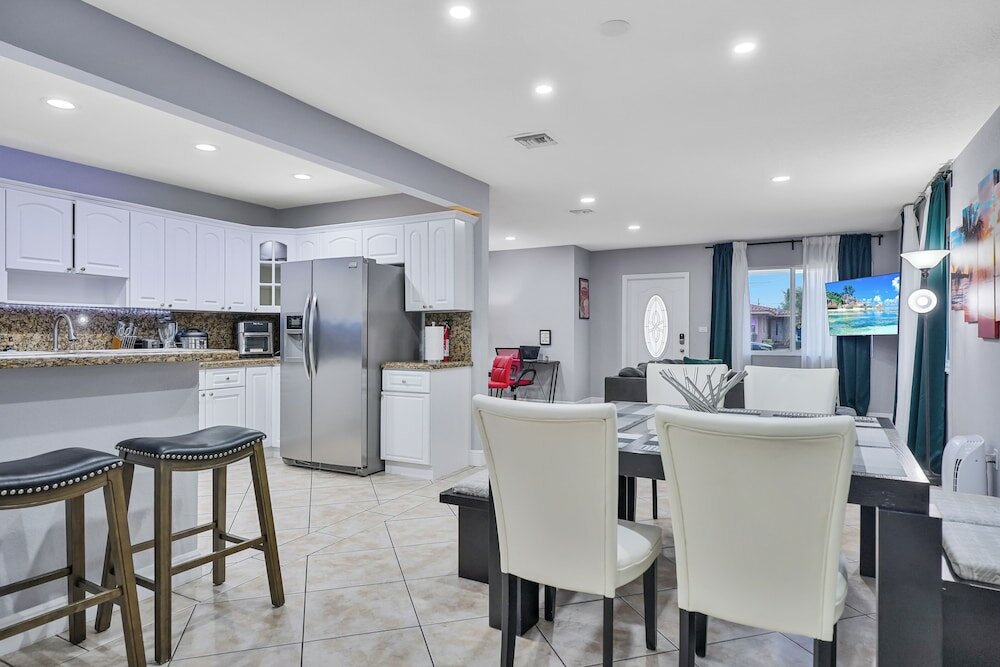 Фото 4 to 23 Guests GameRoom 2 Kitchens Bar BBQ