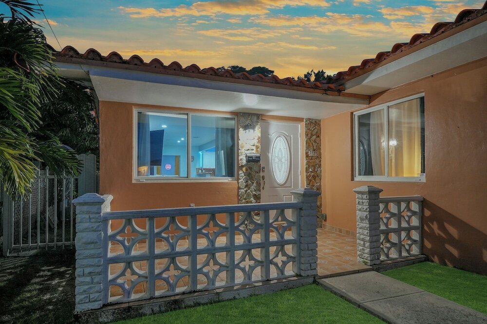 Фото 4 to 23 Guests GameRoom 2 Kitchens Bar BBQ