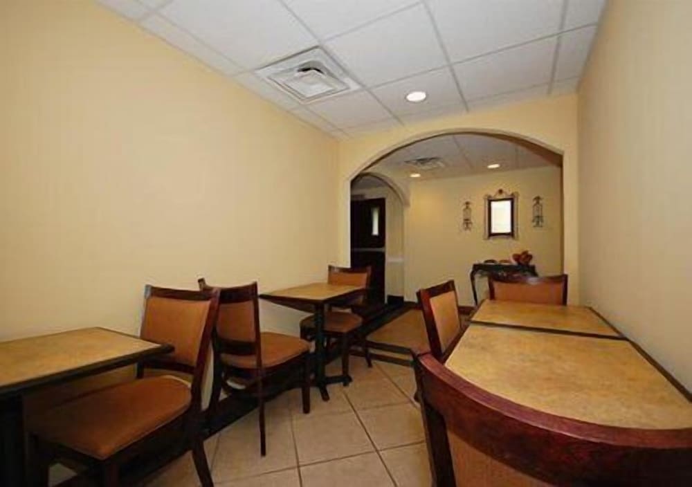 Фото Rodeway Inn