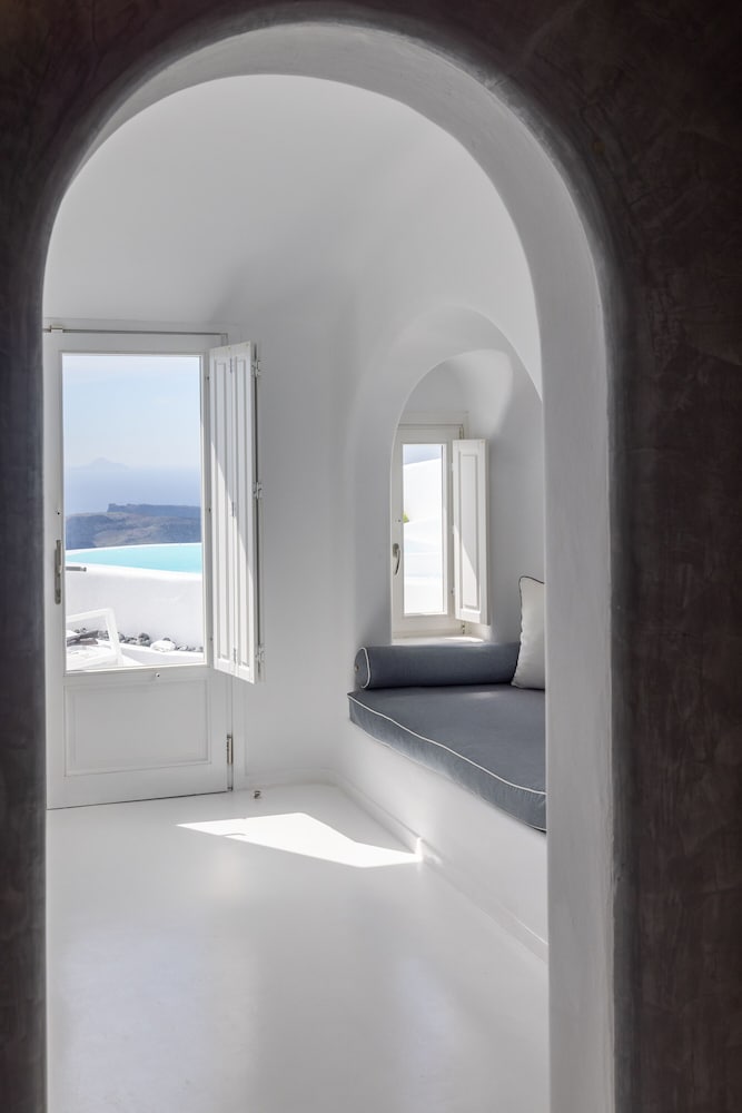 Фото Dreams Luxury Suites