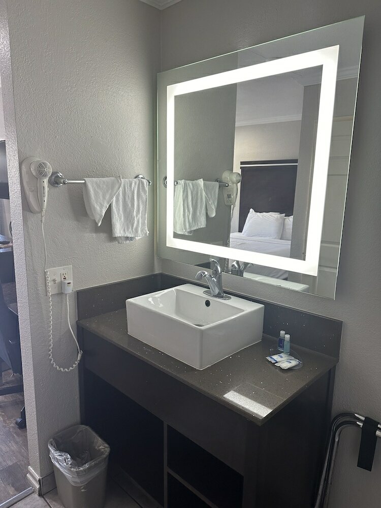 Фото Rodeway Inn Lemon Grove San Diego East