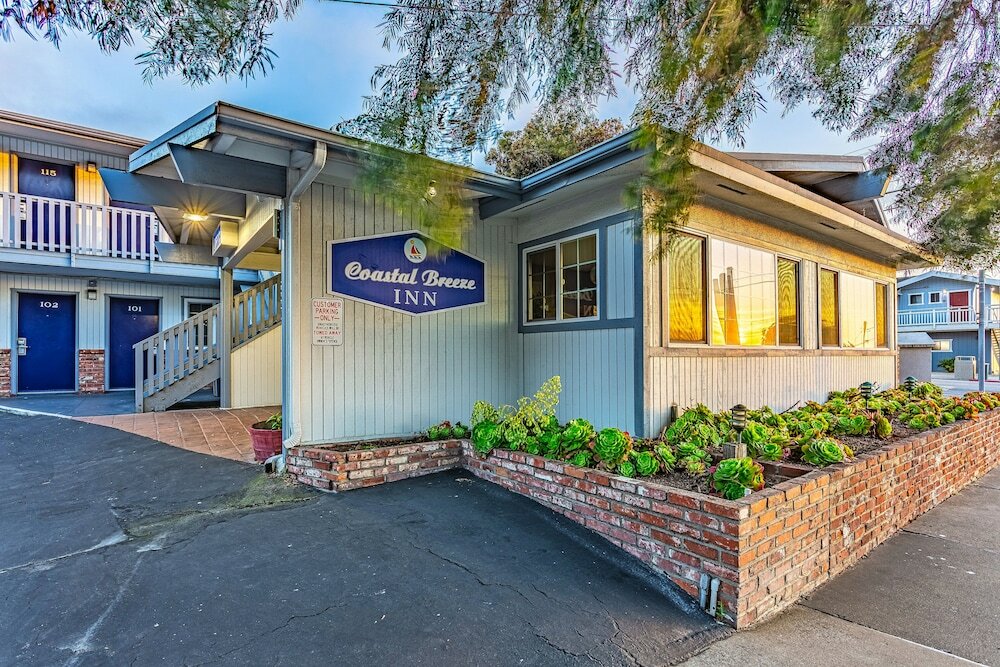 Фото Coastal Breeze Inn