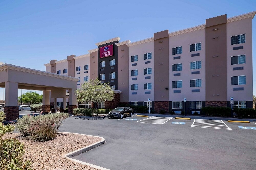 Фото Comfort Suites El Paso Airport